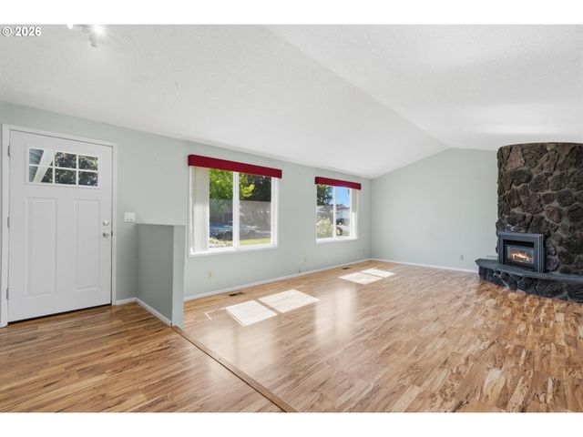 4362 Se MADRONA Way, Albany, OR 97322