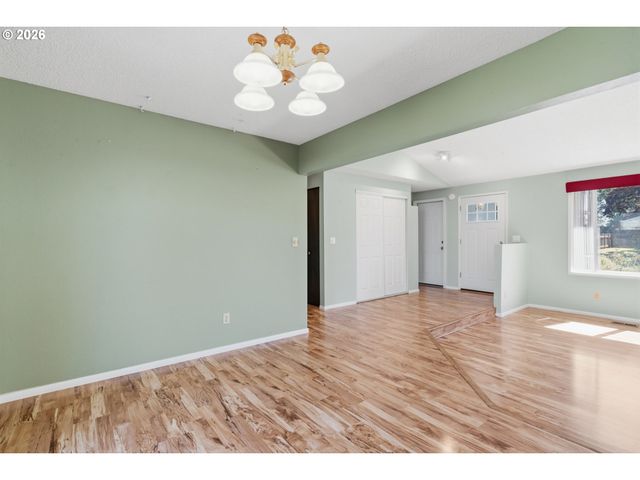 4362 Se MADRONA Way, Albany, OR 97322