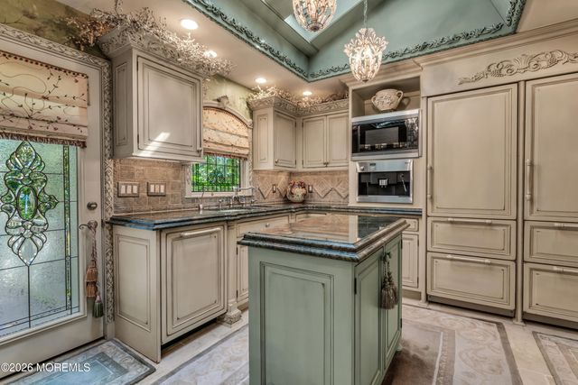 523 Pheasant Lane, Toms River, NJ 08753
