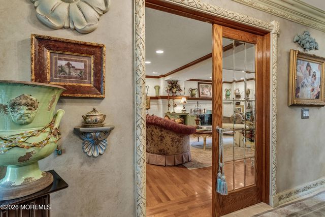 523 Pheasant Lane, Toms River, NJ 08753