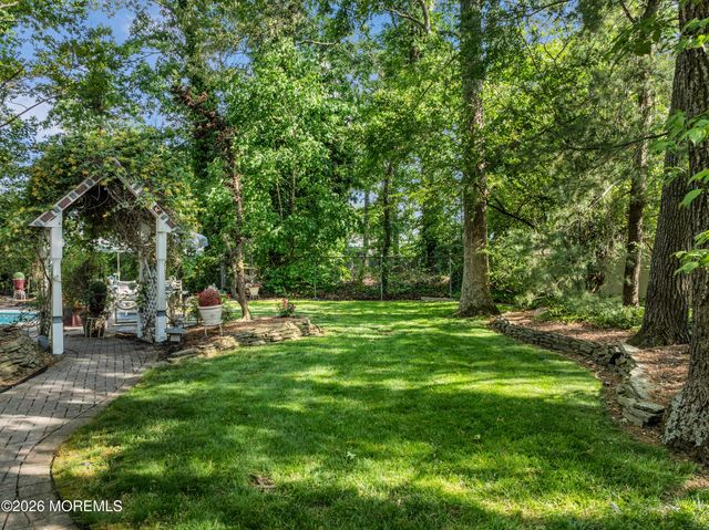 523 Pheasant Lane, Toms River, NJ 08753