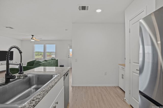 575 Lew, San Antonio, TX 78221