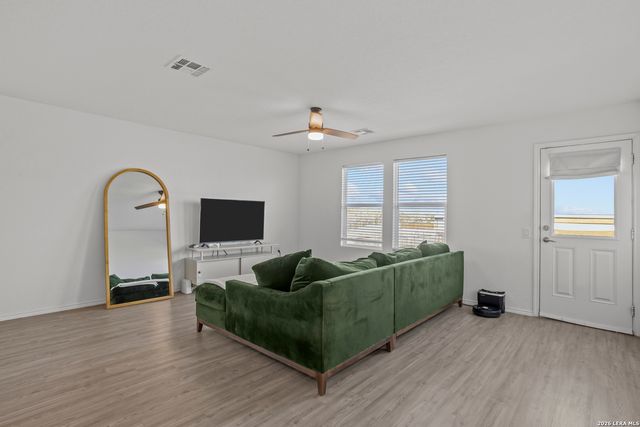 575 Lew, San Antonio, TX 78221