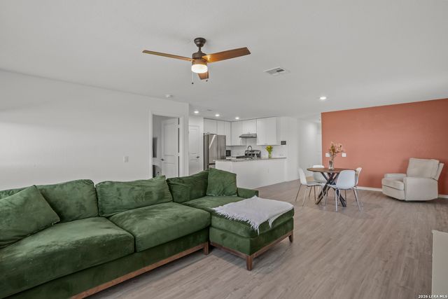 575 Lew, San Antonio, TX 78221