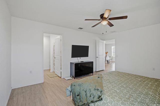 575 Lew, San Antonio, TX 78221