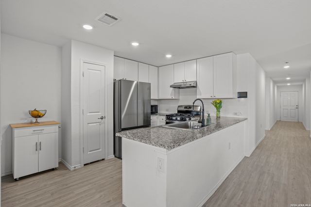 575 Lew, San Antonio, TX 78221