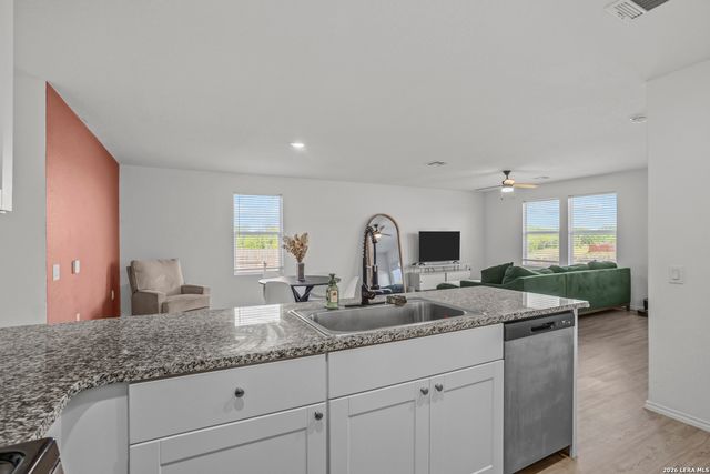 575 Lew, San Antonio, TX 78221