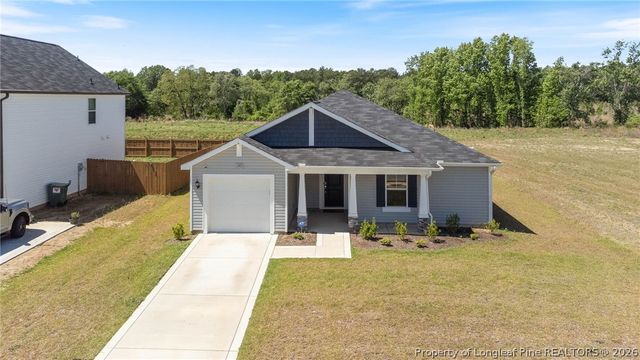 195 Bracknell Lane, Raeford, NC 28376