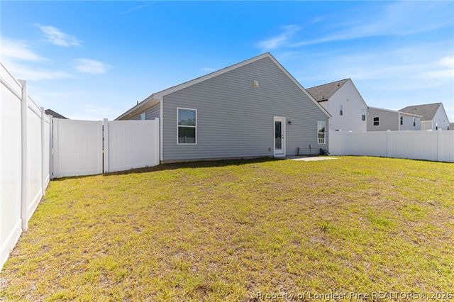 195 Bracknell Lane, Raeford, NC 28376