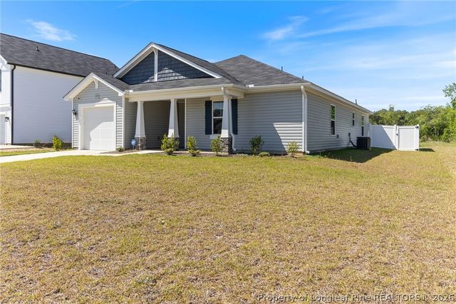 195 Bracknell Lane, Raeford, NC 28376