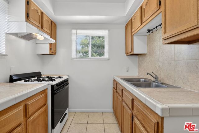 14721 Sylvan Street 4, Van Nuys (los Angeles), CA 91411