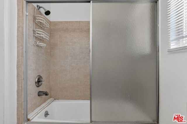 14721 Sylvan Street 4, Van Nuys (los Angeles), CA 91411