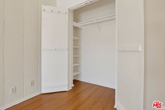 14721 Sylvan Street 4, Van Nuys (los Angeles), CA 91411