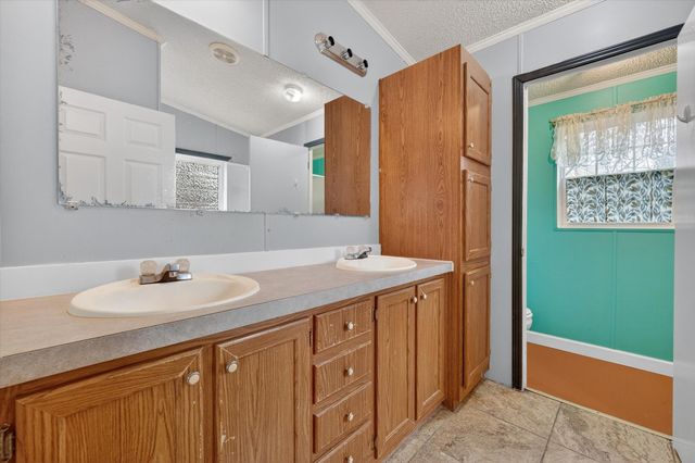 2301 W 13th Avenue, Corsicana, TX 75110