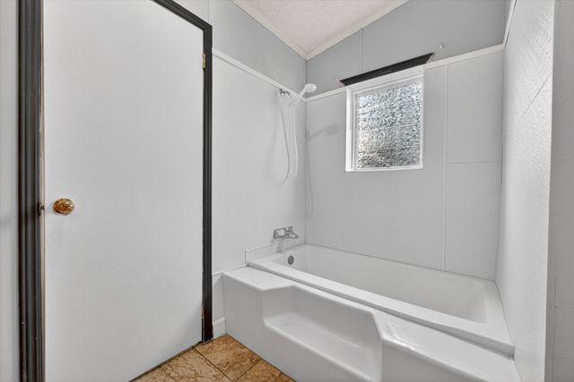 2301 W 13th Avenue, Corsicana, TX 75110