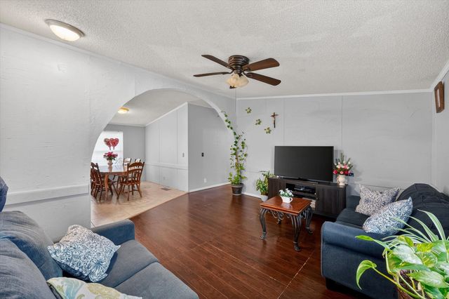 2301 W 13th Avenue, Corsicana, TX 75110