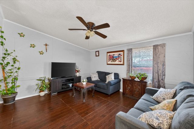 2301 W 13th Avenue, Corsicana, TX 75110