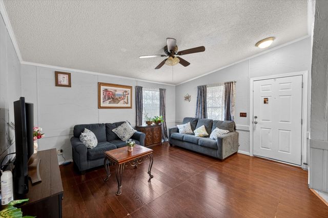 2301 W 13th Avenue, Corsicana, TX 75110