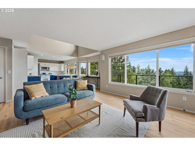 99 GARIBALDI St, Lake Oswego, OR 97035