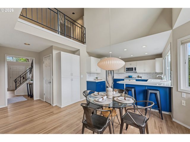 99 GARIBALDI St, Lake Oswego, OR 97035