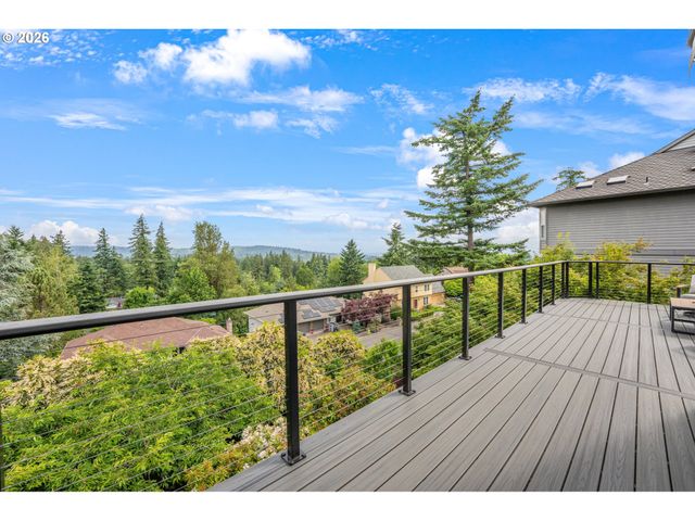 99 GARIBALDI St, Lake Oswego, OR 97035