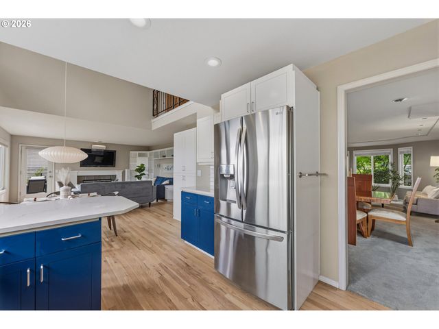 99 GARIBALDI St, Lake Oswego, OR 97035