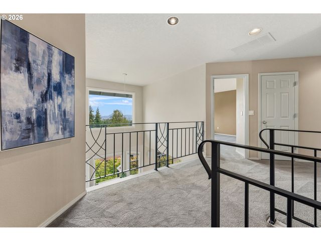 99 GARIBALDI St, Lake Oswego, OR 97035