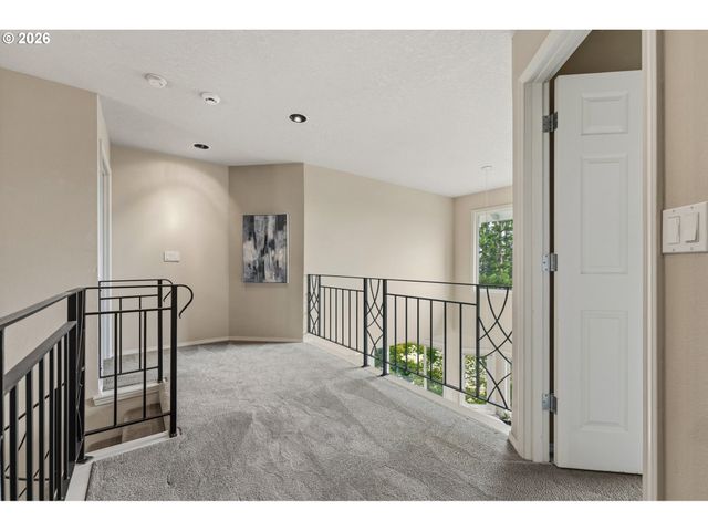 99 GARIBALDI St, Lake Oswego, OR 97035