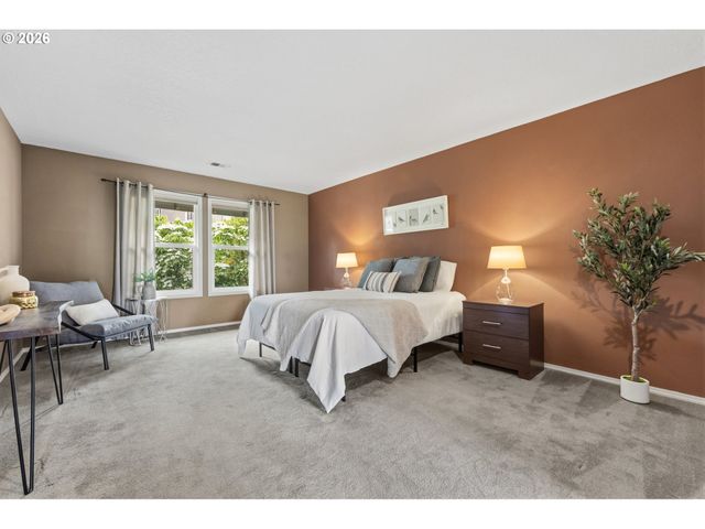 99 GARIBALDI St, Lake Oswego, OR 97035