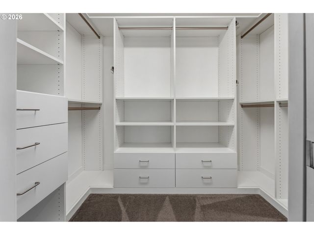 99 GARIBALDI St, Lake Oswego, OR 97035