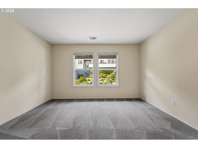 99 GARIBALDI St, Lake Oswego, OR 97035