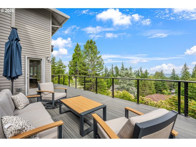 99 GARIBALDI St, Lake Oswego, OR 97035
