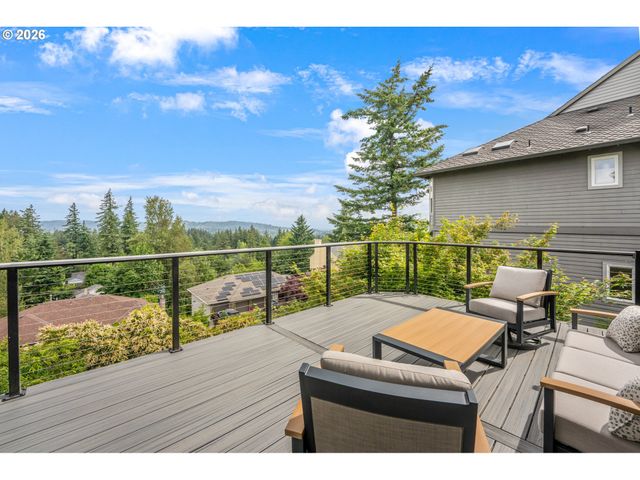 99 GARIBALDI St, Lake Oswego, OR 97035