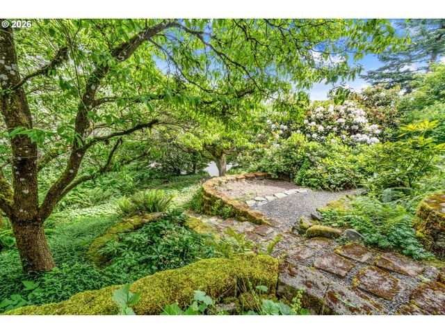 99 GARIBALDI St, Lake Oswego, OR 97035