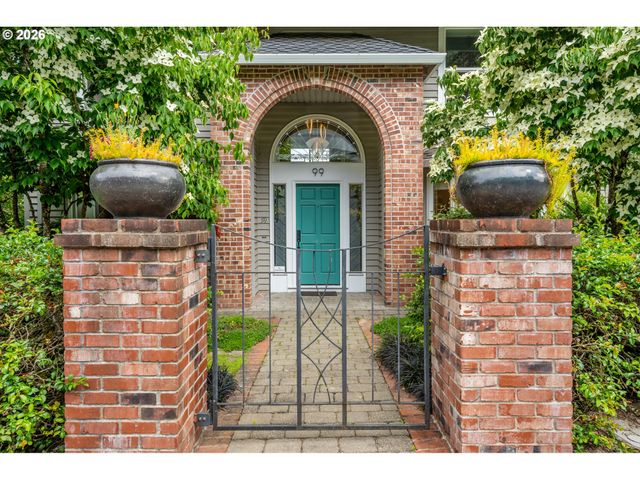 99 GARIBALDI St, Lake Oswego, OR 97035