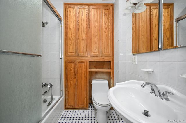 6448 58th Road, Maspeth, NY 11378