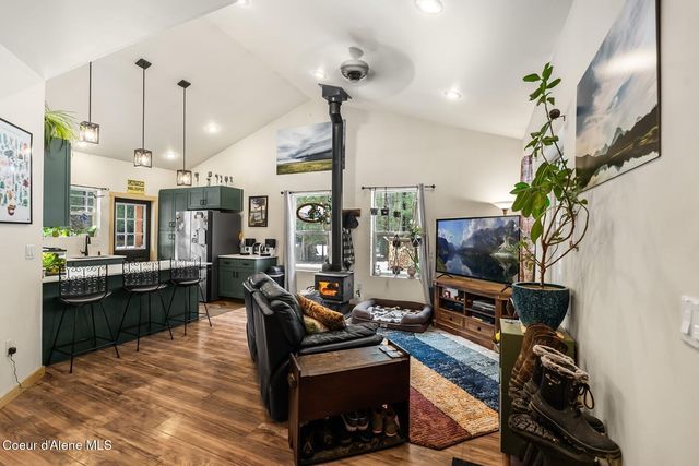 870 & 842 Samuels Rd, Sandpoint, ID 83864