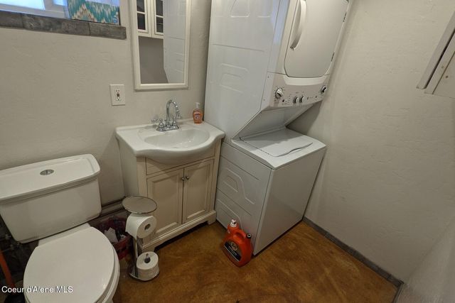 870 & 842 Samuels Rd, Sandpoint, ID 83864