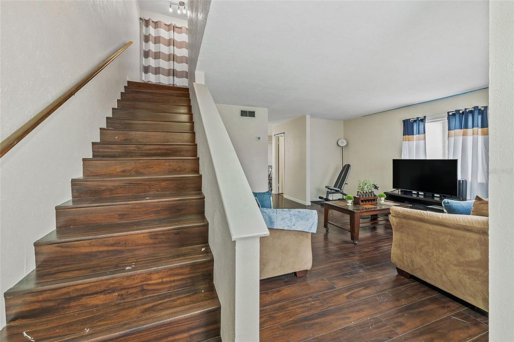 Image 11 of property listing at 2021 LUDLOW LANE 3404, Orlando, FL 32839