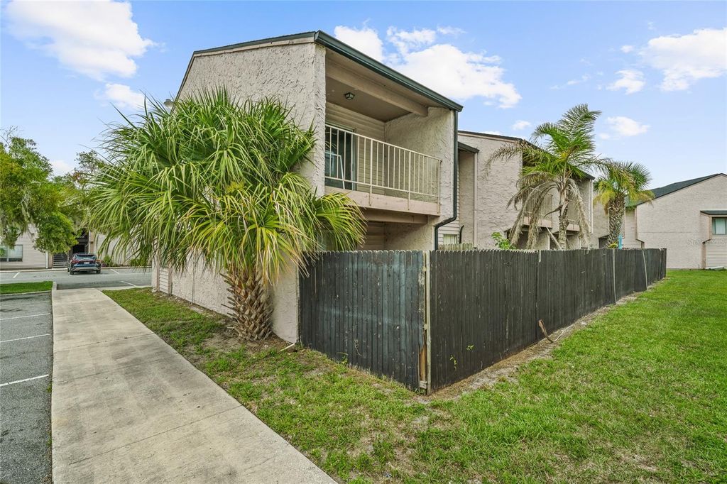 Image 23 of property listing at 2021 LUDLOW LANE 3404, Orlando, FL 32839