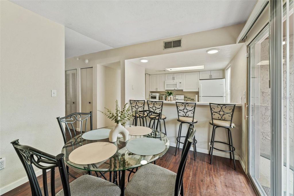 Image 7 of property listing at 2021 LUDLOW LANE 3404, Orlando, FL 32839