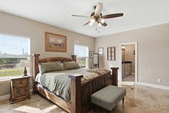 1012 Justin Drive, Springtown, TX 76082