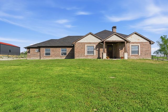 1012 Justin Drive, Springtown, TX 76082