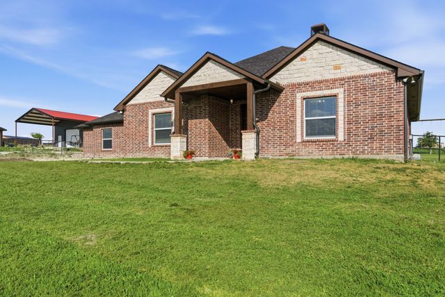 1012 Justin Drive, Springtown, TX 76082