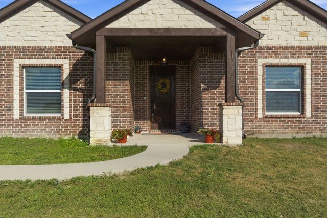 1012 Justin Drive, Springtown, TX 76082
