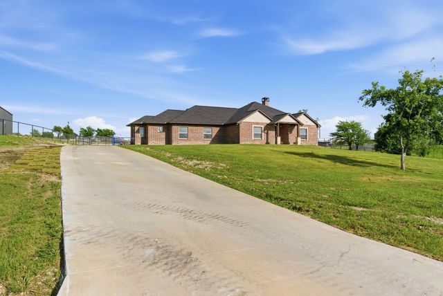 1012 Justin Drive, Springtown, TX 76082