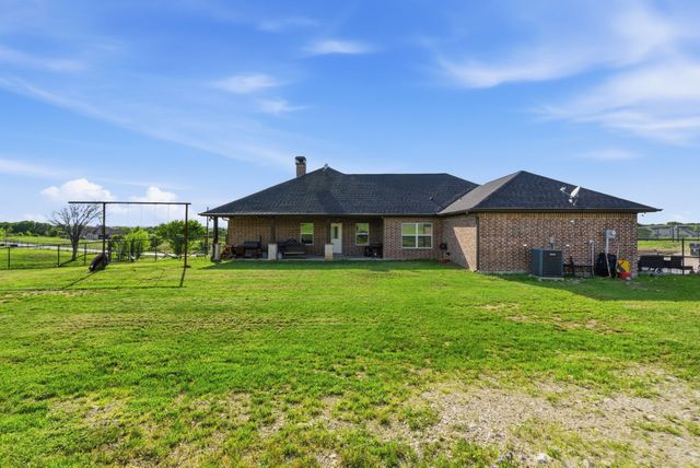 1012 Justin Drive, Springtown, TX 76082