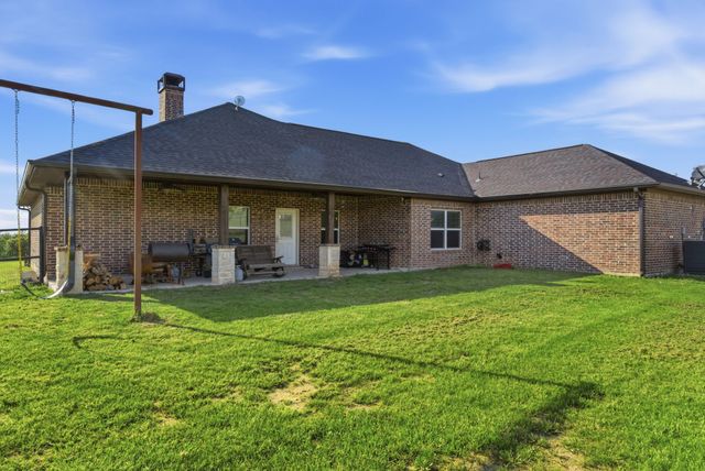 1012 Justin Drive, Springtown, TX 76082
