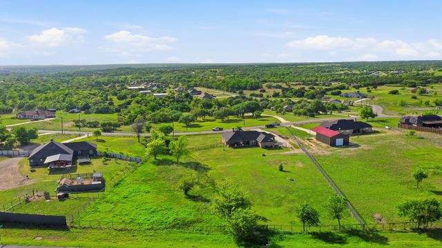 1012 Justin Drive, Springtown, TX 76082