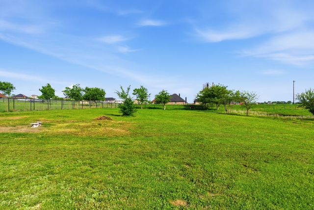 1012 Justin Drive, Springtown, TX 76082